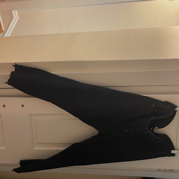 Abercrombie and Fitch
Curve Love High Rise Super Skinny Ankle Jeans
BLACK
35R - Picture 2 of 6